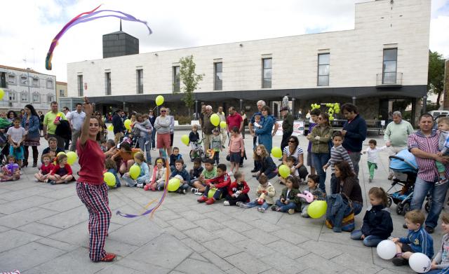 Las familias de Pozuelo celebran su día en la Plaza del Padre Vallet