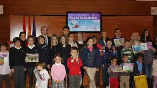 Los centros educativos del municipio participan en el concurso navideño de felicitaciones y belenes