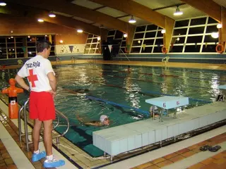 Cruz Roja Pozuelo de Alarcón organiza un Curso de Socorrista en Piscina e Instalaciones Acuáticas