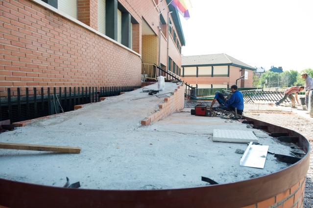 El Ayuntamiento invierte más de 330.000 euros en obras de mejora en colegios públicos del municipio durante los meses de verano