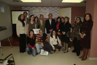 El alcalde entrega los premios a los alumnos de Pozuelo Activa-2: compromiso con la inserción