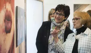 Cerca de medio centenar de pintoras y artistas de Pozuelo de Alarcón exponen sus obras en el Centro Cultural Padre Vallet