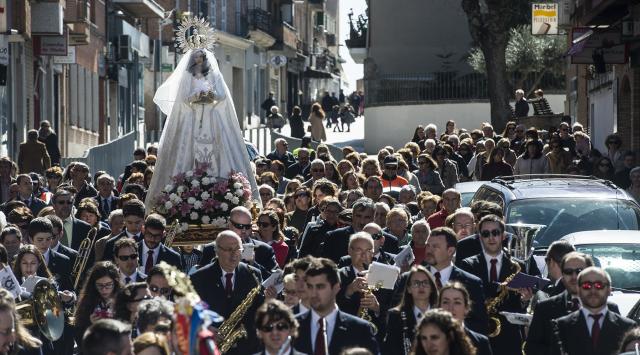 La Procesión del Encuentro y la tirada de ‘Las Aleluyas’ cierran las celebraciones de la Semana Santa en Pozuelo