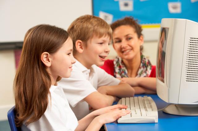 El Ayuntamiento de Pozuelo celebra el Día de Internet con charlas y talleres sobre su uso seguro