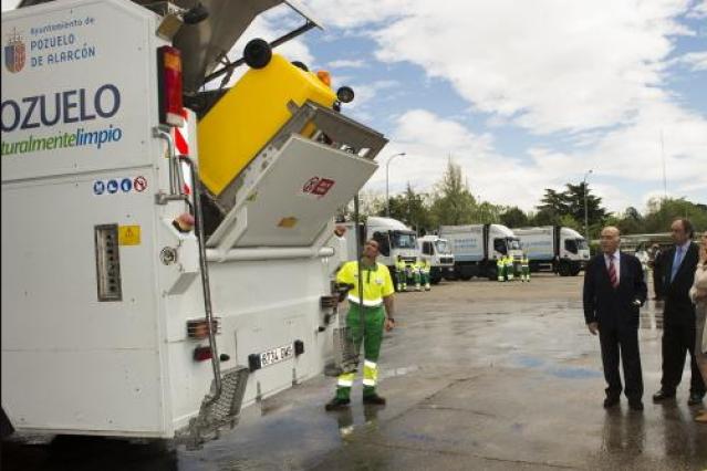 El Ayuntamiento de Pozuelo refuerza la limpieza de excrementos caninos con la creación de una nueva brigada
