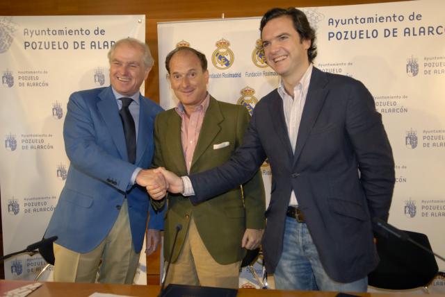 Pozuelo firma un convenio de colaboración con el  Real Madrid para crear una escuela de fútbol