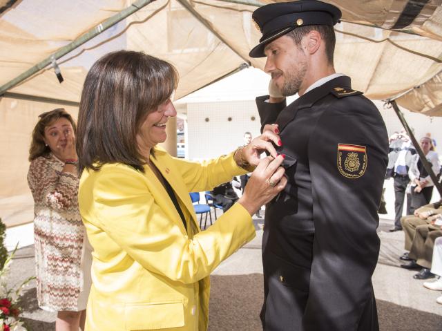 La alcaldesa alaba la labor de los agentes de la Policía Nacional de Pozuelo en el día de su patrón