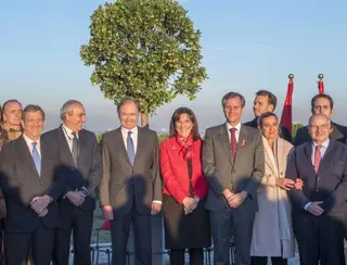 La alcaldesa y el presidente del Senado conmemoran el 40 Aniversario de la Constitución con la plantación de un árbol en el Parque Forestal Adolfo Suárez