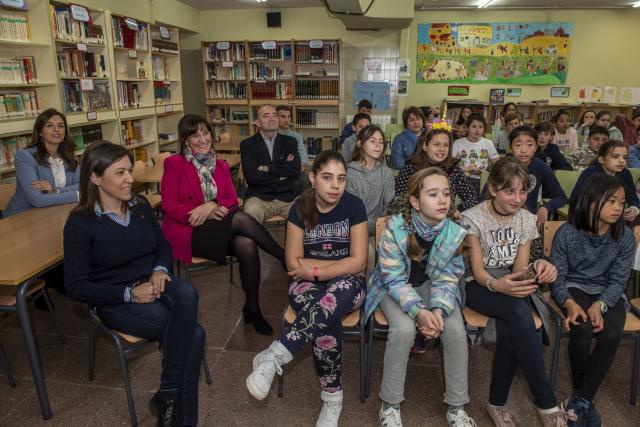 
                                                    El Ayuntamiento lleva a los colegios su campaña de sensibilización para la recogida de excrementos caninos