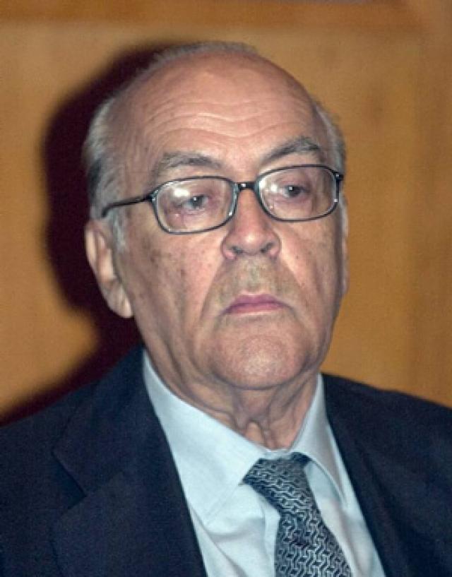 El Ayuntamiento decreta tres días de luto oficial por el fallecimiento de Leopoldo Calvo Sotelo