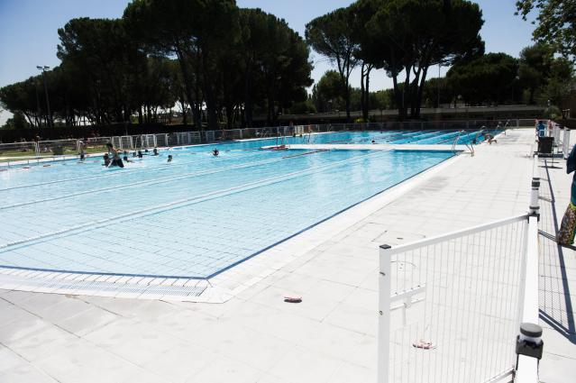 La piscina de verano del polideportivo Carlos Ruiz abre su temporada de baño el próximo sábado 15 de junio