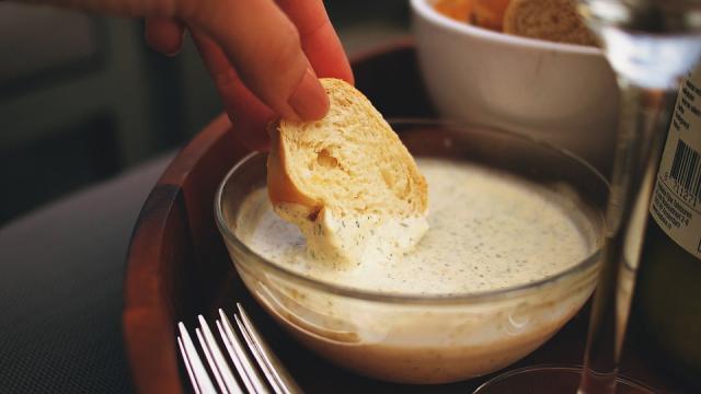 
                                                    Sanidad insiste en extremar las precauciones con alimentos a base de huevo para evitar salmonelosis