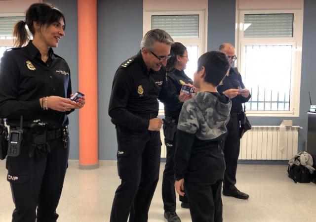 Alumnos del colegio Las Acacias de Pozuelo recibieron ayer su carnet de “Ciberexpertos”