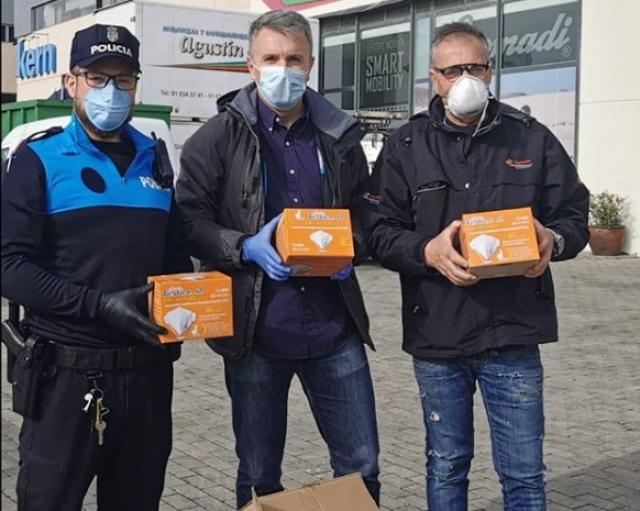 
                                                    Una empresa de mudanzas de Majadahonda dona miles de mascarillas a la sanidad pública