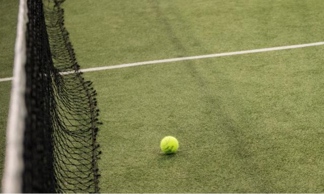 Las pistas de padel y tenis de los polideportivos municipales Carlos Ruiz y Pradillo abren hoy