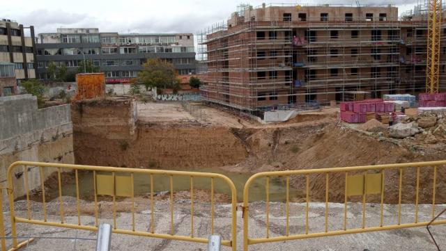 El PSOE pide explicaciones sobre las obras paralizadas del aparcamiento del antiguo matadero de La Estación 