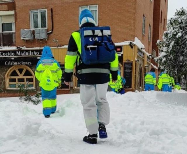 
                                                    El SUMMA 112 atendió 8900 llamadas de emergencias el fin de semana, incluida la de una parturienta que fue trasladada al Puerta de Hierro