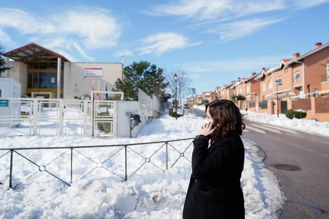 
                                                    La vuelta a las aulas se retrasa hasta el miércoles en la Comunidad de Madrid