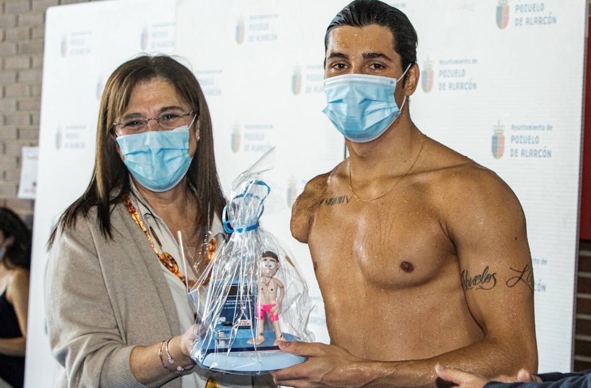 
                                                    La piscina de El Torreón llevará el nombre del nadador pozuelero Carlos Martínez