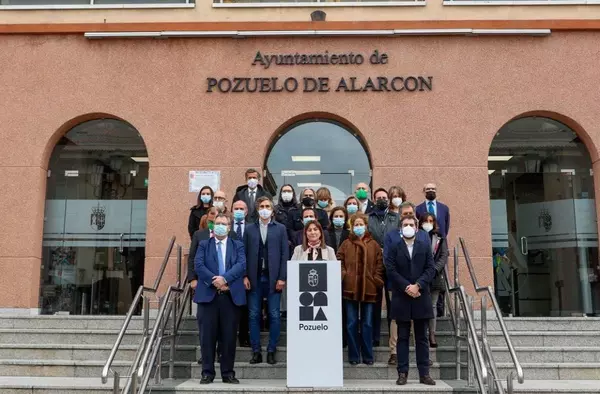 Pozuelo se suma a los actos de solidaridad con Ucrania y condena enérgicamente la agresión de Rusia