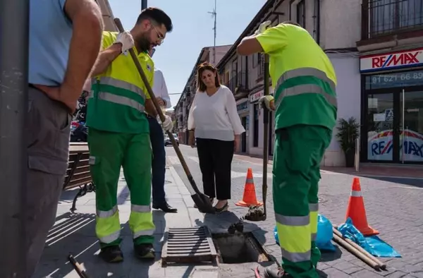 Las previsiones de lluvia en Pozuelo activan un dispositivo especial de limpieza de imbornales en sus calles 