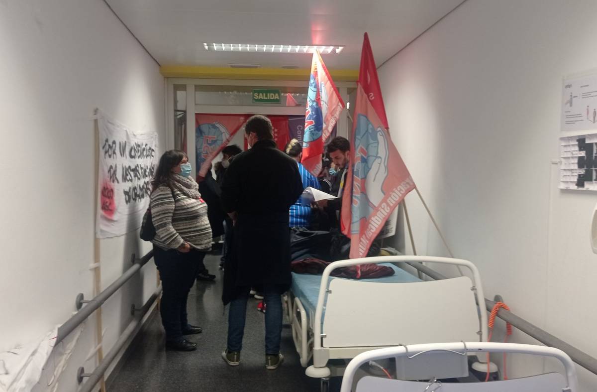 
                                                    La huelga de celadores del Hospital Puerta de Hierro, en suspenso mientras duren las negociaciones