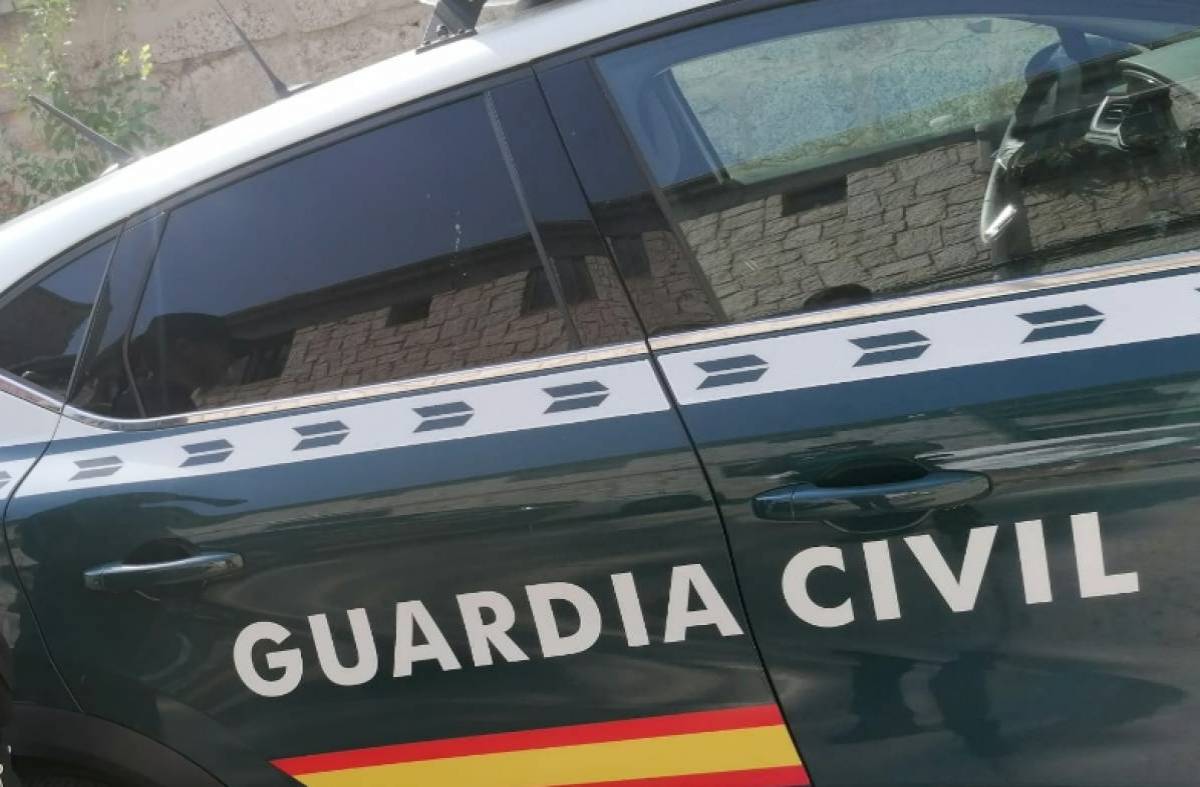 
                                                    Atraco en Las Rozas: tres individuos se hacen pasar por Guardia Civil y roban a punta de pistola un botín de joyas