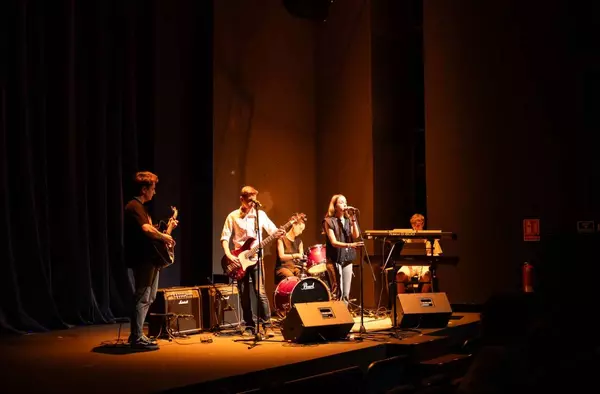 Los alumnos de la Escuela Municipal de Música y Danza de Pozuelo ponen el broche de oro al curso con un concierto en el MIRA Teatro