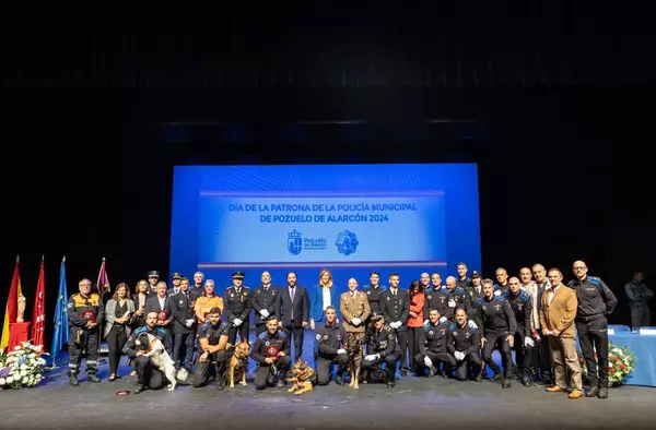 La Policía Municipal de Pozuelo celebra el día de su patrona en un emotivo acto en el Teatro MIRA
