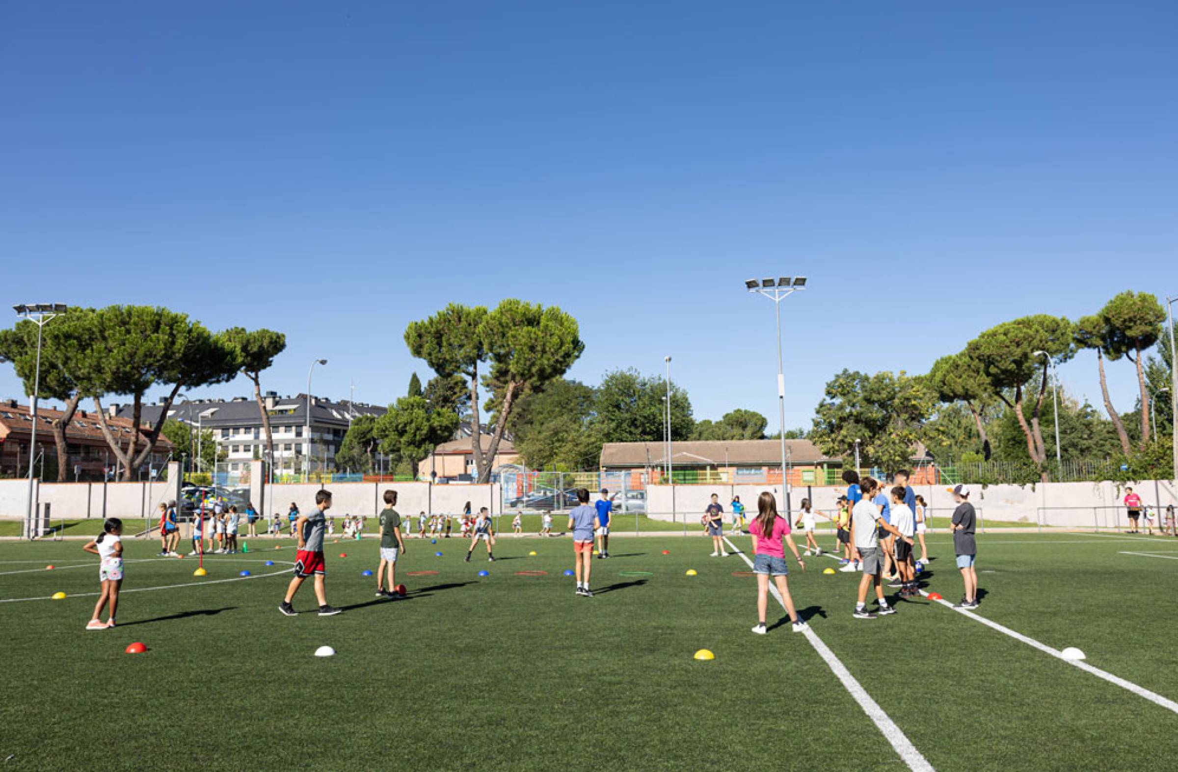 Más de 320 niños de Pozuelo participan en los campamentos deportivos del polideportivo Carlos Ruiz este mes de agosto