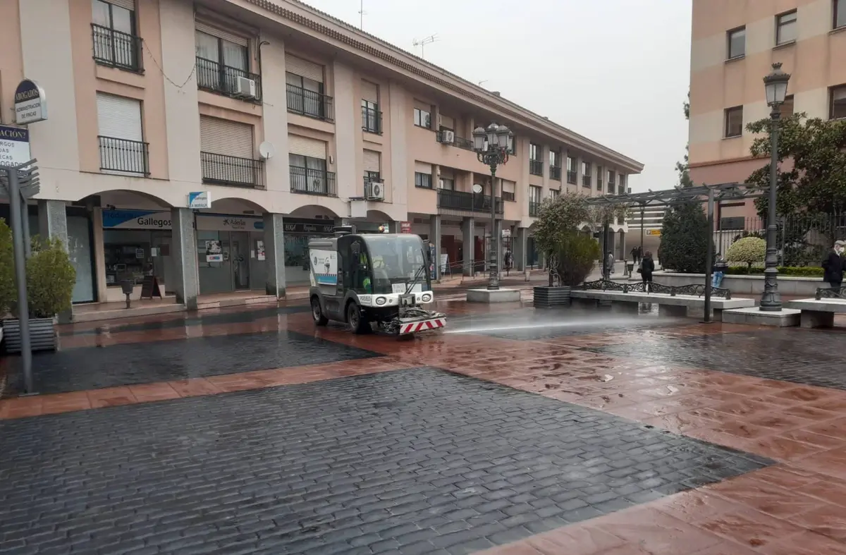 Pozuelo despliega un plan especial de limpieza de calles y zonas durante las fiestas patronales
