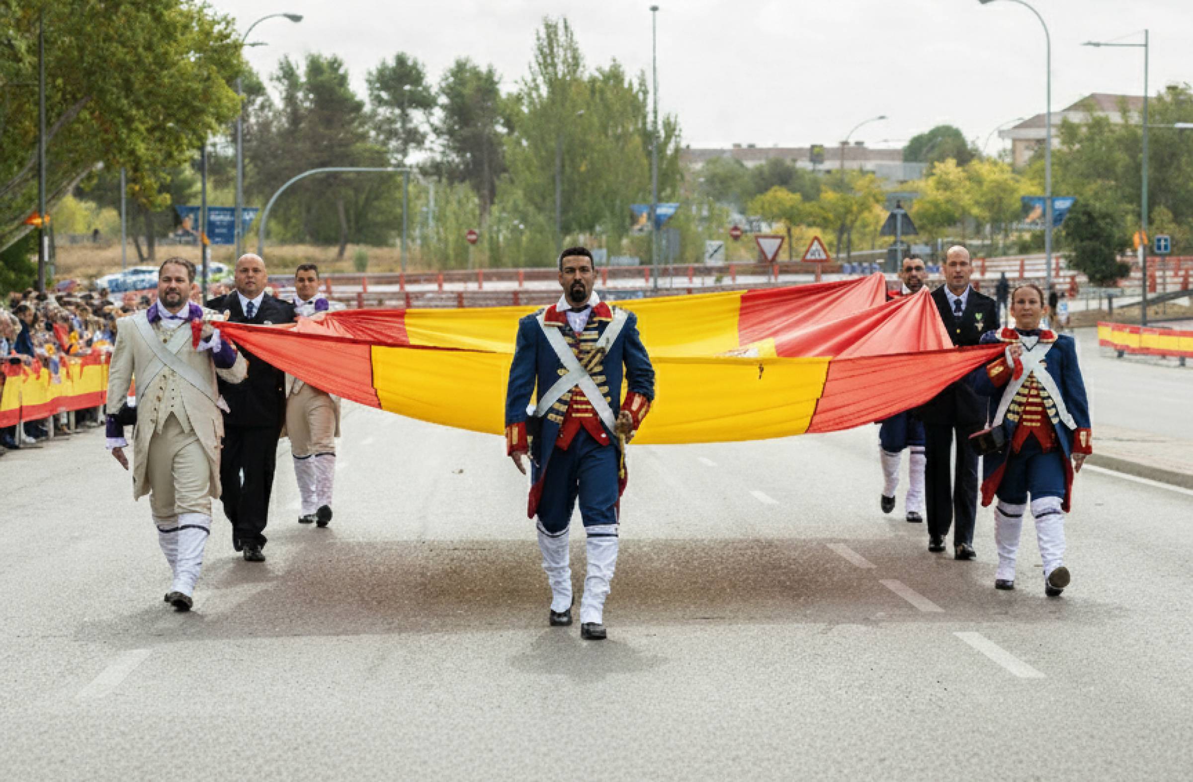 
                                                    Pozuelo rinde Homenaje a la Bandera de España el próximo domingo con su tradicional desfile militar
