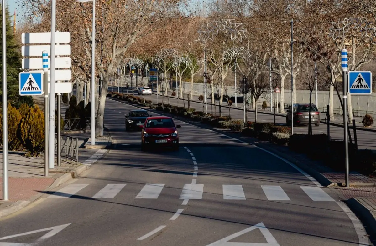 Pozuelo mejorará la seguridad vial con 17 pasos de cebra inteligentes en los próximos meses