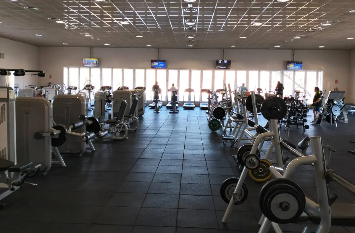 La sala fitness del Polideportivo Carlos Ruiz adelanta su horario de apertura 