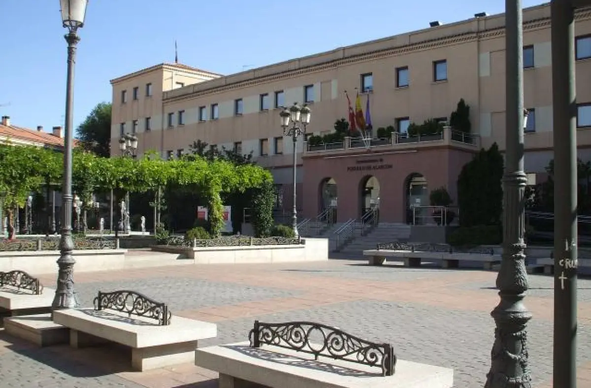 El Ayuntamiento de Pozuelo defiende ante el juez que el centro de inmigrantes incumple incluso la normativa estatal