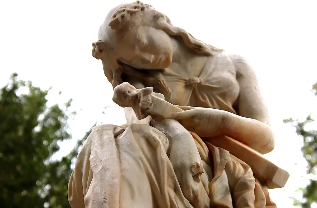 Radiografía de los hábitos funerarios en España qué dicen los datos sobre cremación entierro y costumbres por ciudad