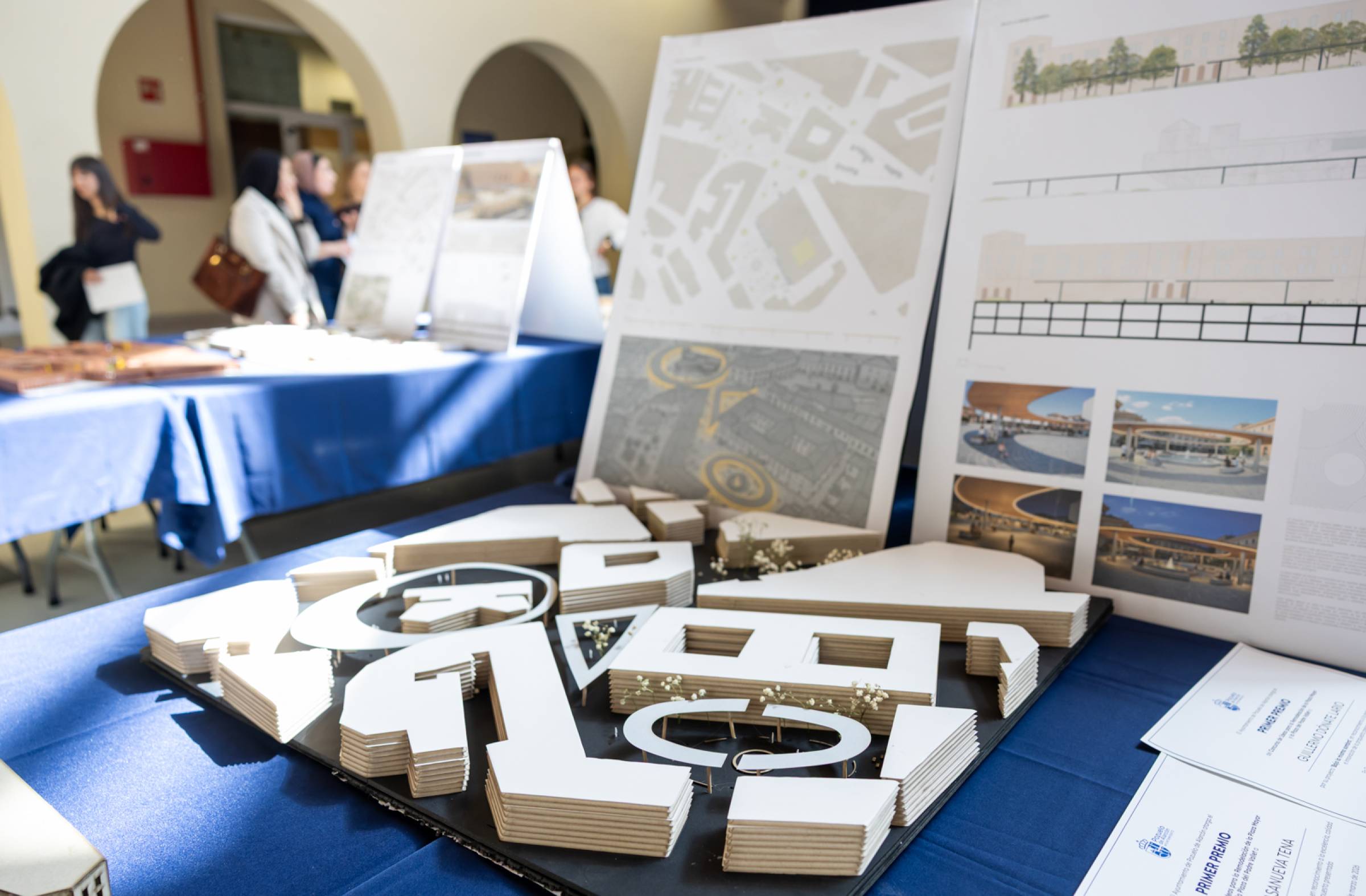 
                                                    El proyecto ‘Bajo la misma sombra’ gana el concurso de ideas para la remodelación de las plazas Mayor y del Padre Vallet de Pozuelo