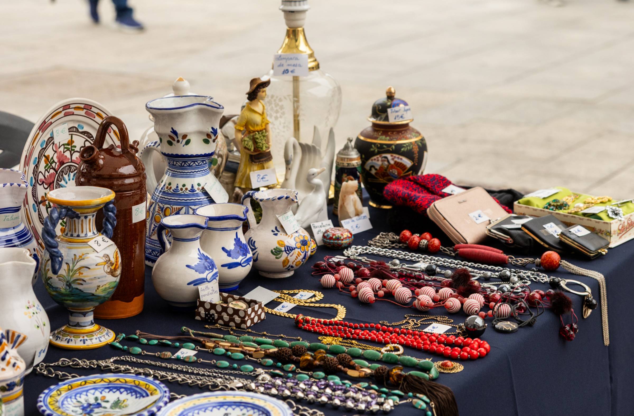 
                                                    El Mercado de Segunda Vida de Pozuelo vuelve este fin de semana a las plazas del Padre Vallet y Mayor