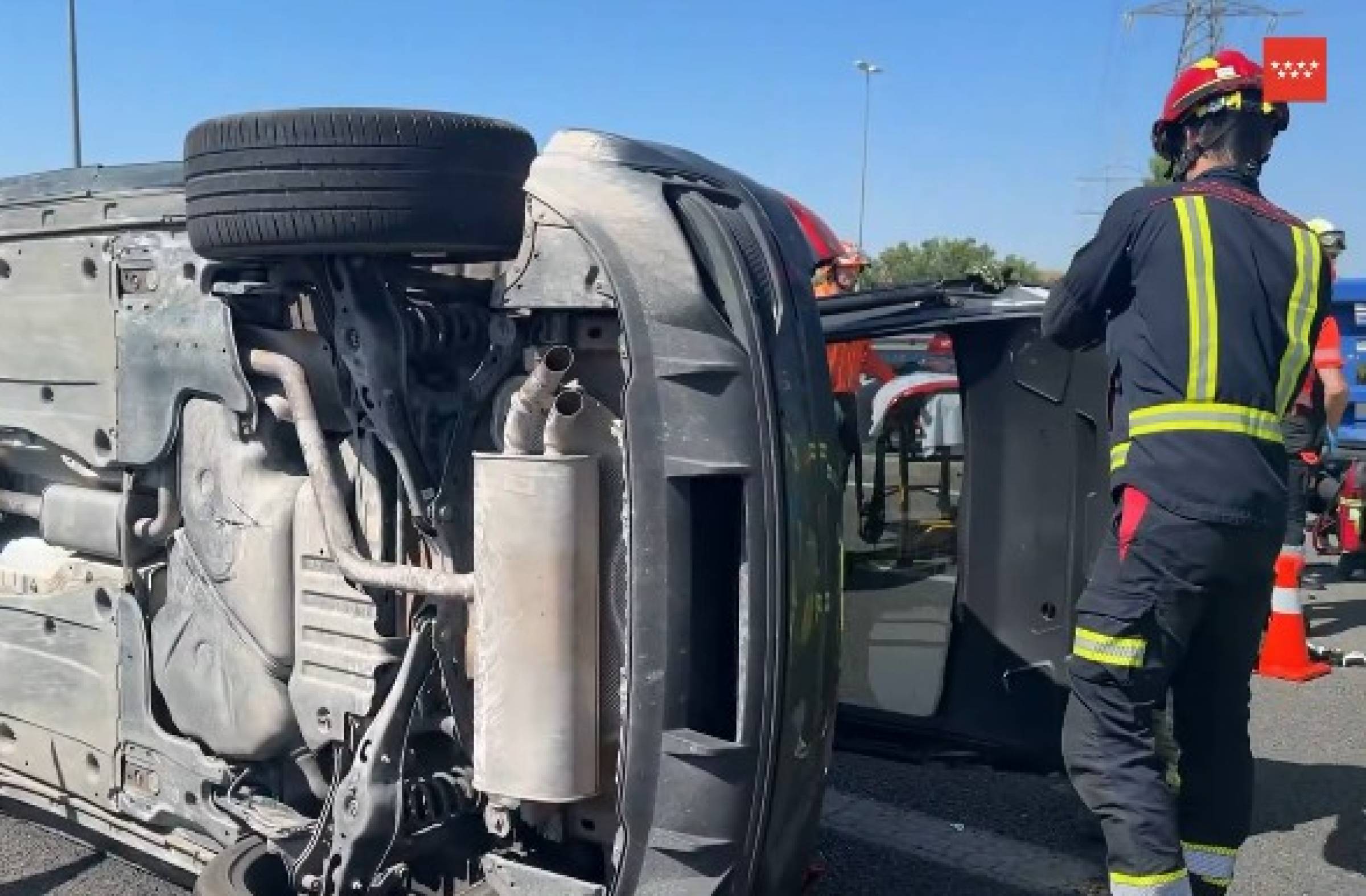 
                                                    Un accidente en la M-40 en Pozuelo deja dos heridos graves, uno evacuado en helicóptero 
