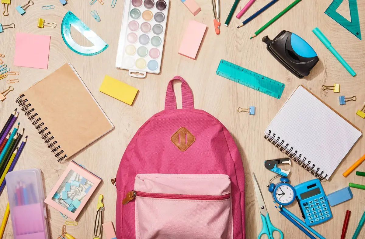 
                                Nueva convocatoria de ayudas para material escolar en Pozuelo: hasta 100 euros por hijo para el próximo curso                                    