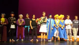 El Grupo de Teatro Escolar del colegio San José Obrero representa El principito