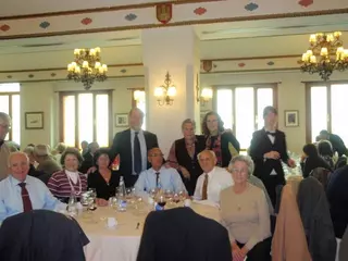 Tradicional comida de navidad con los mayores de Pozuelo de Alarcón
