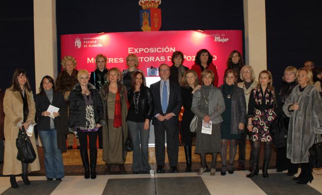 El alcalde inaugura la exposición Mujeres Pintoras de Pozuelo de Alarcón para celebrar el Día Internacional de las Trabajadoras