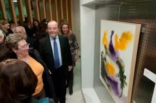 El alcalde inaugura la exposición Mujeres Pintoras de Pozuelo de Alarcón para dar a conocer la labor artística del municipio