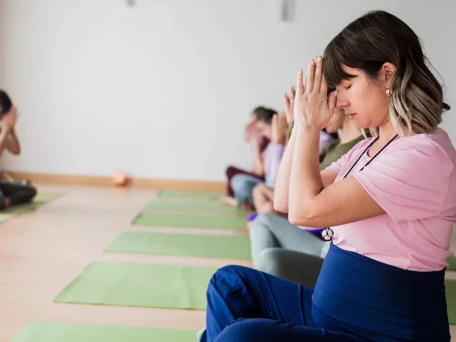 Clase gratuita de Yoga por la tarde